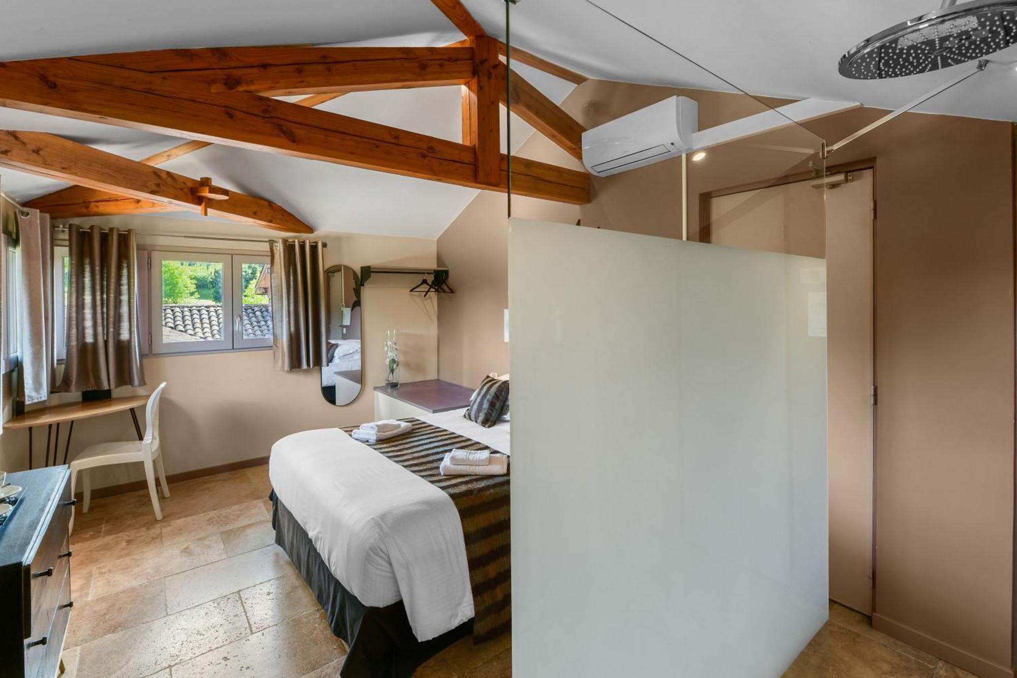 Hotel Logis L'auberge De 3*