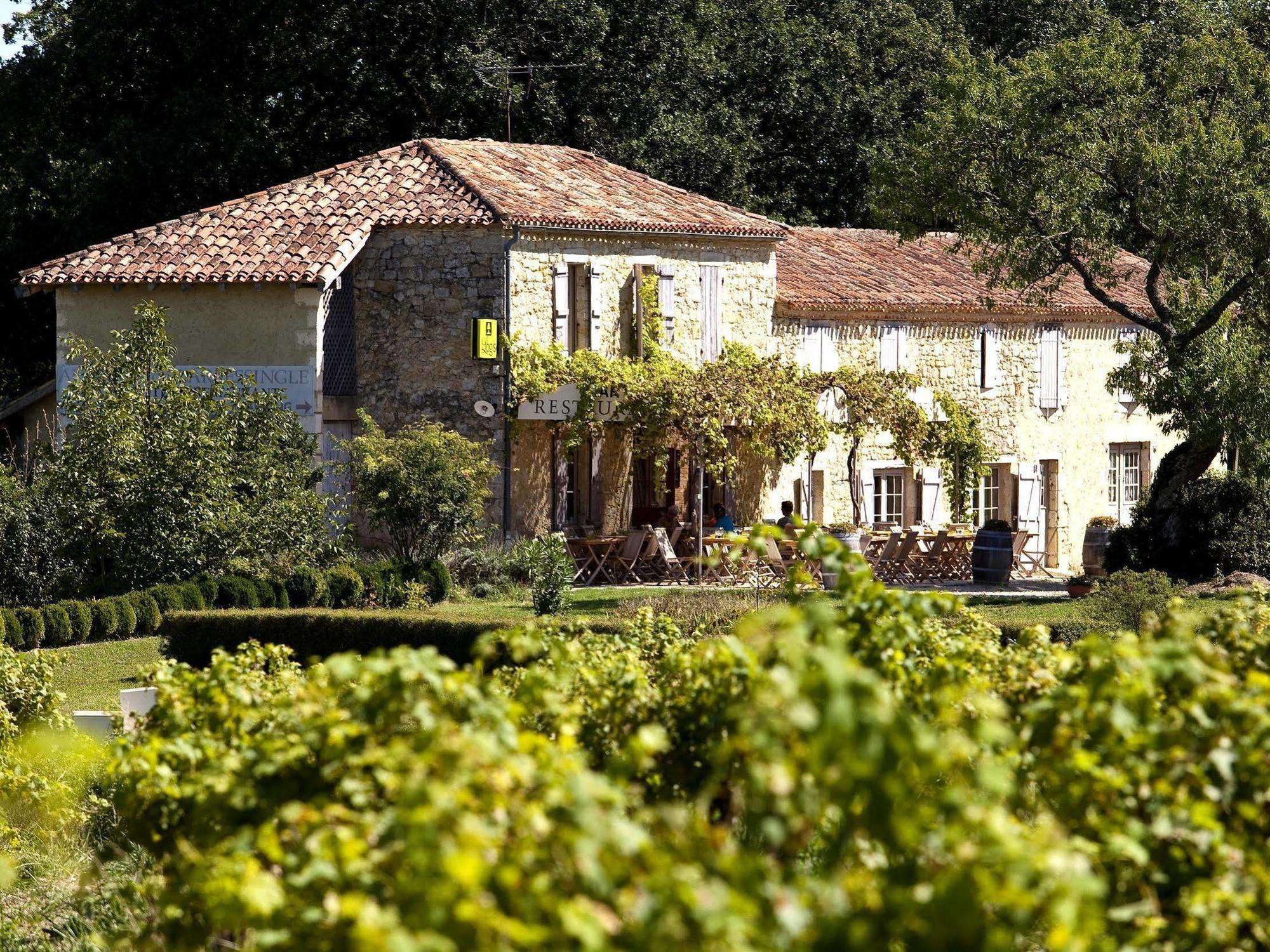 Logis L'auberge De Hotel 3*