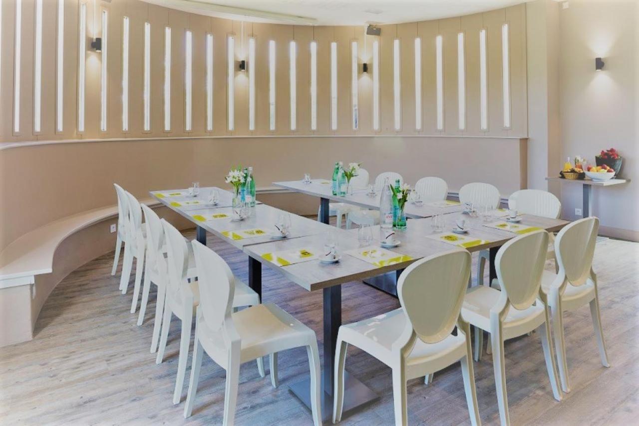 Logis L'auberge De Hotel Larressingle